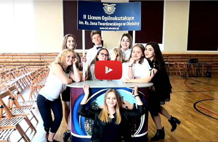 pozegnanie absolwentow.yt png